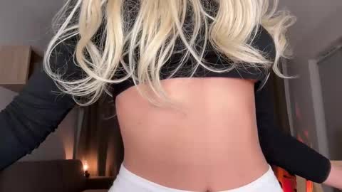 Julia R Le online show from October 2, 9:55 pm