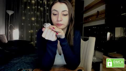 julia_t_mog online show from January 16, 9:41 pm