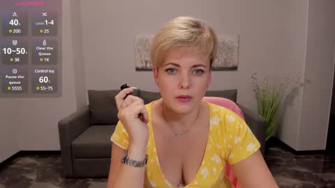 Julia online show from December 15, 11:12 am