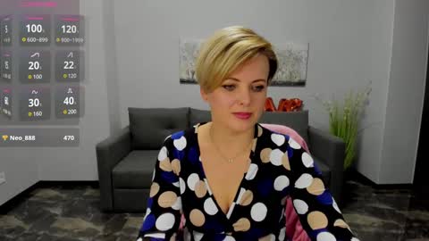 Julia online show from February 18, 3:54 pm