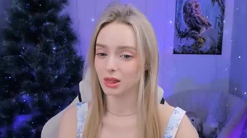 Julia online show from December 15, 1:48 pm