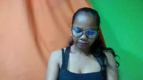 Snapshot of juliah02 chatting on May 14, 7:37 am juliah02 online show from May 14, 7:37 am