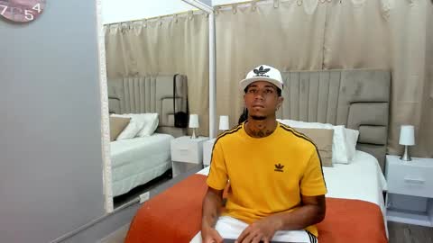 Snapshot of julian_billy chatting on January 6, 11:29 am julian billy online show from January 6, 11:29 am