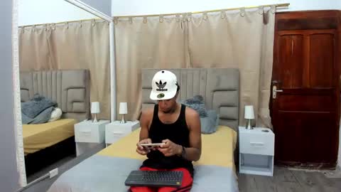 Snapshot of julian_billy chatting on January 14, 2:43 pm julian billy online show from January 14, 2:43 pm