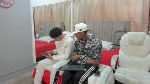 Snapshot of julian_billy chatting on January 28, 2:21 pm julian billy online show from January 28, 2:21 pm