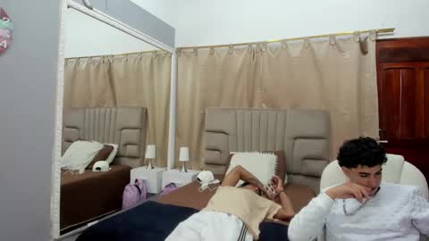 Snapshot of julian_billy chatting on February 6, 3:52 pm julian billy online show from February 6, 3:52 pm