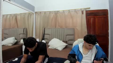 Snapshot of julian_billy chatting on February 7, 2:37 pm julian billy online show from February 7, 2:37 pm