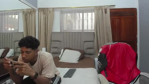 Snapshot of julian_billy chatting on February 13, 6:48 pm julian billy online show from February 13, 6:48 pm