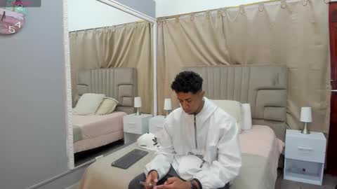 Snapshot of julian_billy chatting on February 20, 11:31 am julian billy online show from February 20, 11:31 am