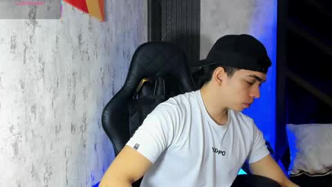 JULIAN  online show from May 30, 12:08 am