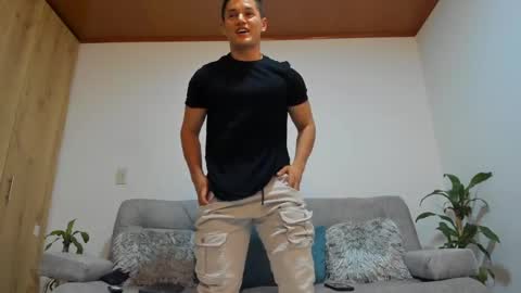 julian_wallace online show from December 11, 12:12 am