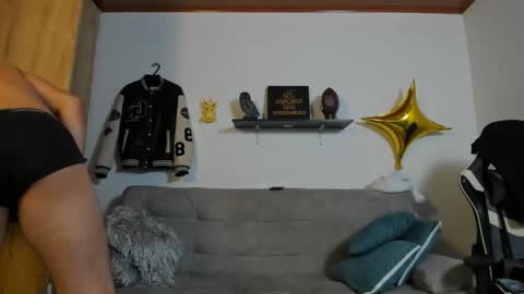 julian_wallace online show from October 2, 4:58 pm