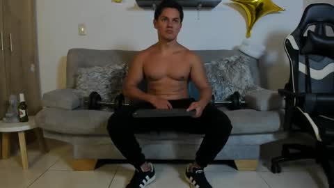 julian_wallace online show from November 15, 7:10 pm