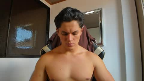 Snapshot of julian_wallace chatting on May 9, 6:24 pm julian_wallace online show from May 9, 6:24 pm