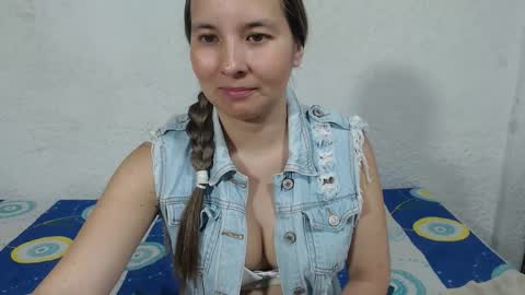 Snapshot of juliana_soto1 chatting on September 17, 11:12 am Juli online show from September 17, 11:12 am