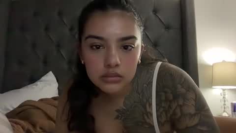 julianah5234 online show from March 22, 4:16 am