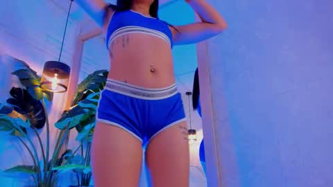 Snapshot of julianna_suarez chatting on October 10, 4:00 am julianna_suarez online show from October 10, 4:00 am