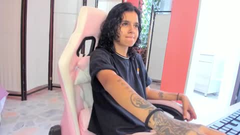 julianne_7 online show from January 13, 7:30 pm