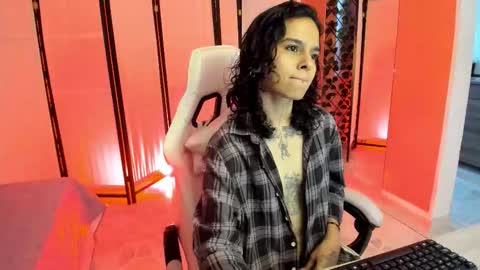 julianne_7 online show from January 15, 8:34 pm