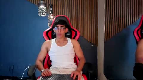Snapshot of julianrouss chatting on June 24, 8:19 pm Julian online show from June 24, 8:19 pm