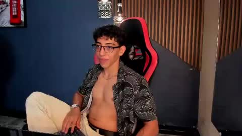 Snapshot of julianrouss chatting on June 25, 8:46 pm Julian online show from June 25, 8:46 pm