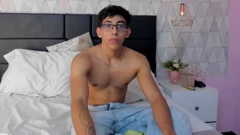 Snapshot of julianrouss chatting on July 2, 3:23 am Julian online show from July 2, 3:23 am
