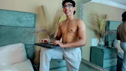 Snapshot of julianrouss chatting on July 2, 8:37 pm Julian online show from July 2, 8:37 pm