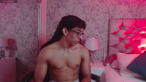 Snapshot of julianrouss chatting on July 11, 12:30 pm Julian online show from July 11, 12:30 pm