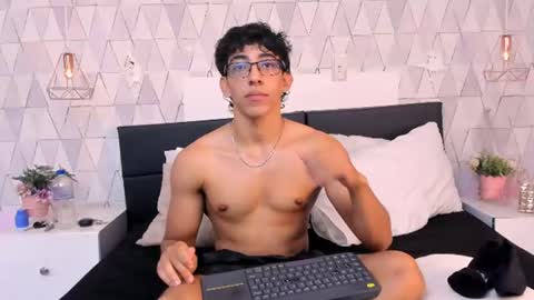 Snapshot of julianrouss chatting on July 14, 2:05 am Julian online show from July 14, 2:05 am