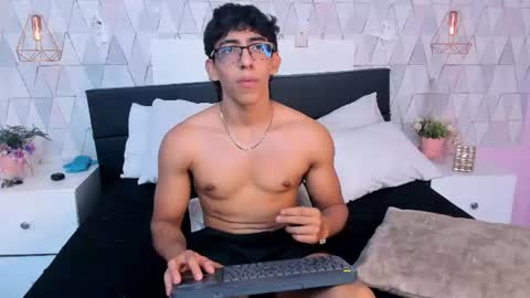 Snapshot of julianrouss chatting on July 14, 8:36 pm Julian online show from July 14, 8:36 pm