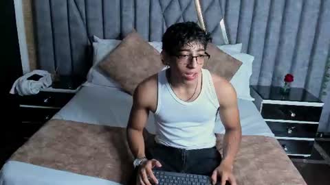 Snapshot of julianrouss chatting on July 17, 8:35 pm Julian online show from July 17, 8:35 pm