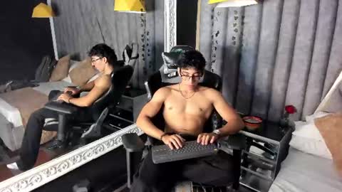 Snapshot of julianrouss chatting on July 24, 9:02 pm Julian online show from July 24, 9:02 pm