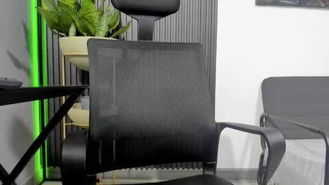 Julian online show from March 3, 11:54 pm