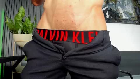 Julian online show from March 24, 9:09 pm