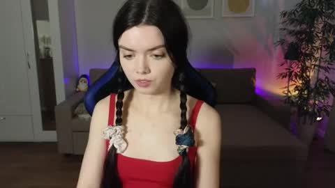 Snapshot of juliaortega_ chatting on May 2, 4:01 pm Julia online show from May 2, 4:01 pm