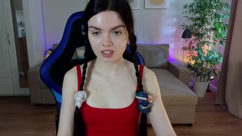 Snapshot of juliaortega_ chatting on May 10, 7:24 am Julia online show from May 10, 7:24 am