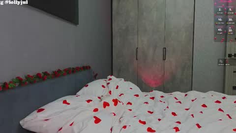 Snapshot of julidropp chatting on February 23, 11:58 pm julidropp online show from February 23, 11:58 pm