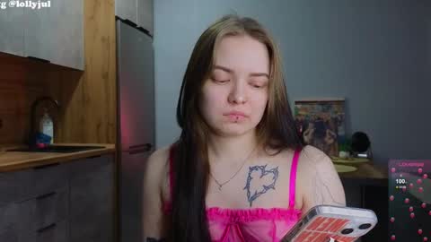 Snapshot of julidropp chatting on March 5, 8:00 pm julidropp online show from March 5, 8:00 pm