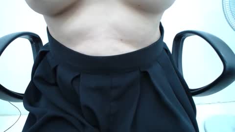 julie9x online show from April 4, 9:45 pm