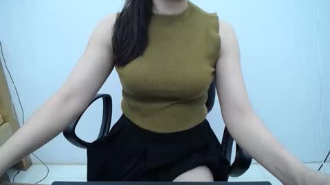 julie9x online show from April 9, 8:58 pm