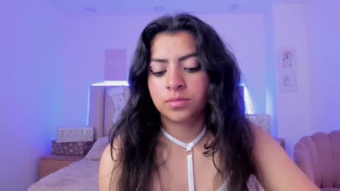 julie_devani online show from January 8, 8:00 pm