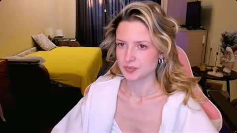 Julie online show from January 6, 5:00 am