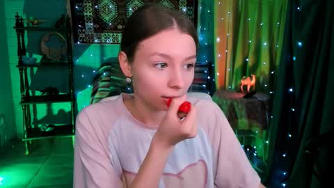 juliedaniel online show from February 27, 4:45 am