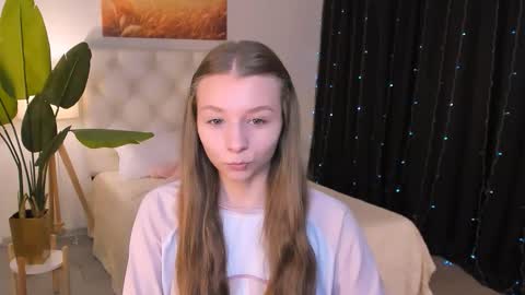 juliedaniel online show from March 25, 4:29 am