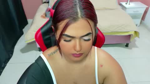 Snapshot of julieeta_castillo chatting on May 7, 2:55 pm julieta online show from May 7, 2:55 pm