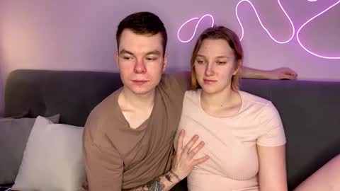 Julie and Thomas online show from November 21, 8:13 am