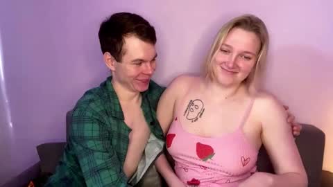 Julie and Thomas online show from February 22, 7:08 am