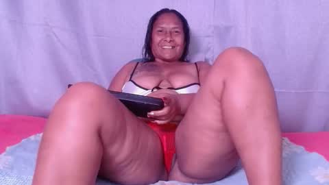 Snapshot of julielove1 chatting on May 10, 10:26 pm julielove1 online show from May 10, 10:26 pm