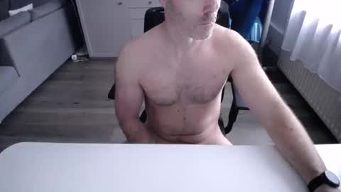 Snapshot of julienneedyou chatting on January 9, 9:56 am julienneedyou online show from January 9, 9:56 am