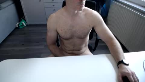 Snapshot of julienneedyou chatting on June 15, 8:16 am julienneedyou online show from June 15, 8:16 am